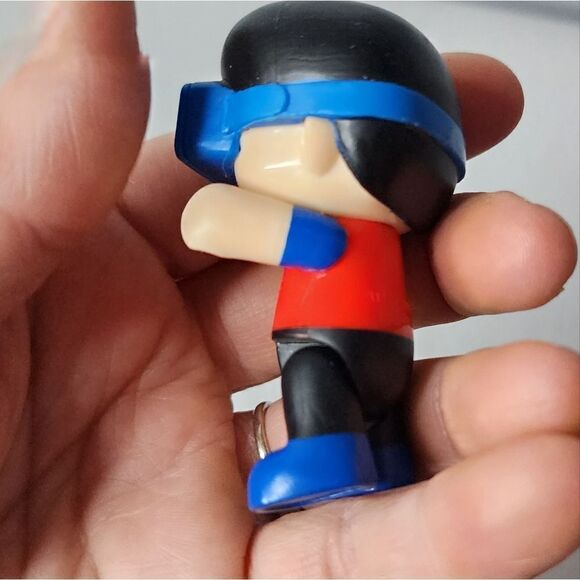 RYANS WORLD VIRTUAL GUY GAMER 2.5” ACTION FIGURE PLASTIC TOY (PRE-OWNED) - Picture 5 of 6